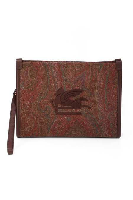 Shop ETRO  Portadocumenti: Etro pouch grande Love Trotter Paisley.
Busta grande realizzata nell'iconico tessuto Paisley jacquard e caratterizzata dal logo ETRO Pegaso ricamato a filo dall'effetto tridimensionale. 
Laccio da polso removibile.
Dimensioni: 30 x 20 x 5 cm.
Esterno: Tessuto di cotone Paisley jacquard spalmato con grana opaca e doppiato in tela.
Finiture: 100% pelle di vitello.
Chiusura con cerniera.
Tasca interna applicata.
Accessori metallici con finitura dorata.
Fabbricato in Italia.. MP2C0002 AA012-M0019